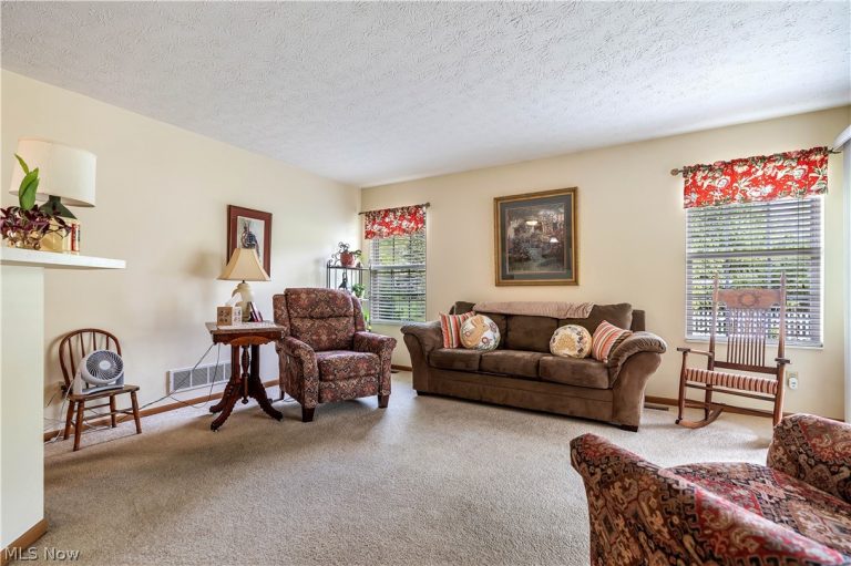 3474 Dauphin Drive, Canton, OH - Photo 5