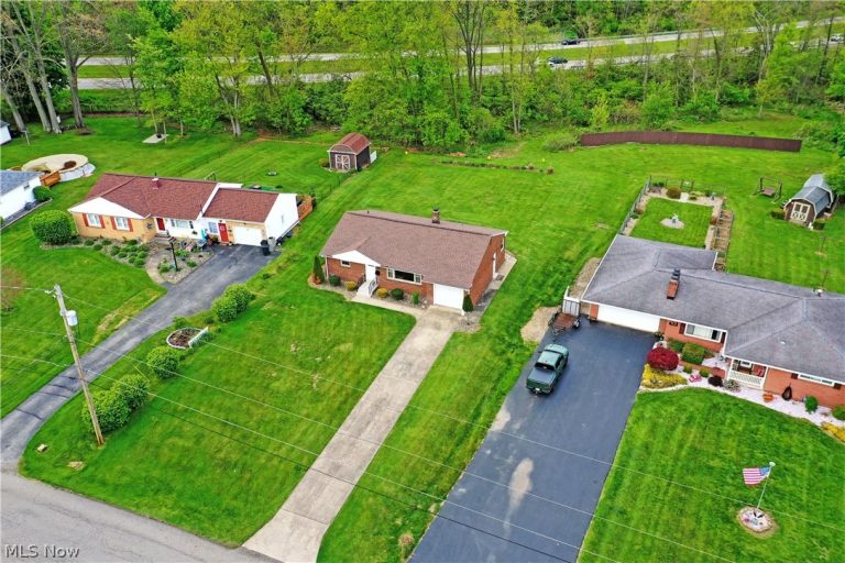 7623 Connelly Road, Masury, OH - Photo 3
