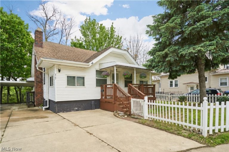 2747 3rd Street, Cuyahoga Falls, OH, 44221