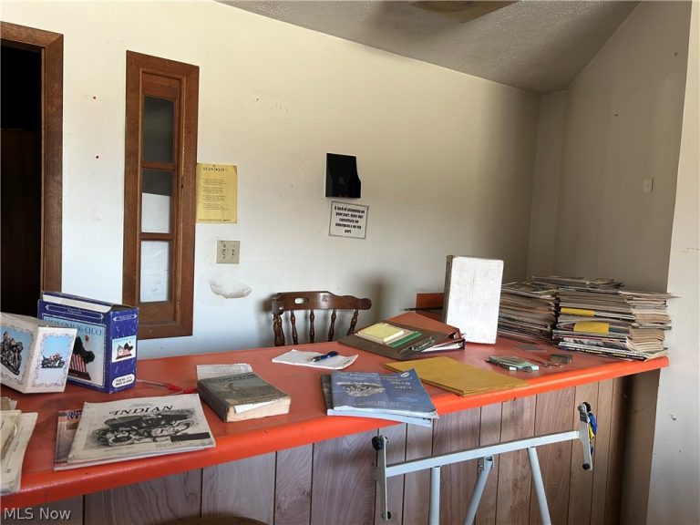652 Main Street, Follansbee, WV - Photo 2