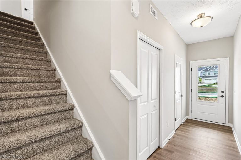 3527 Alder Avenue, Green, OH - Photo 6