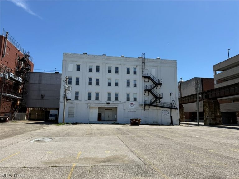 211 6th Street, Parkersburg, WV - Photo 2