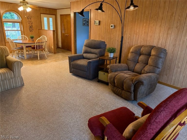305 North Drive, Somerset, OH - Photo 8