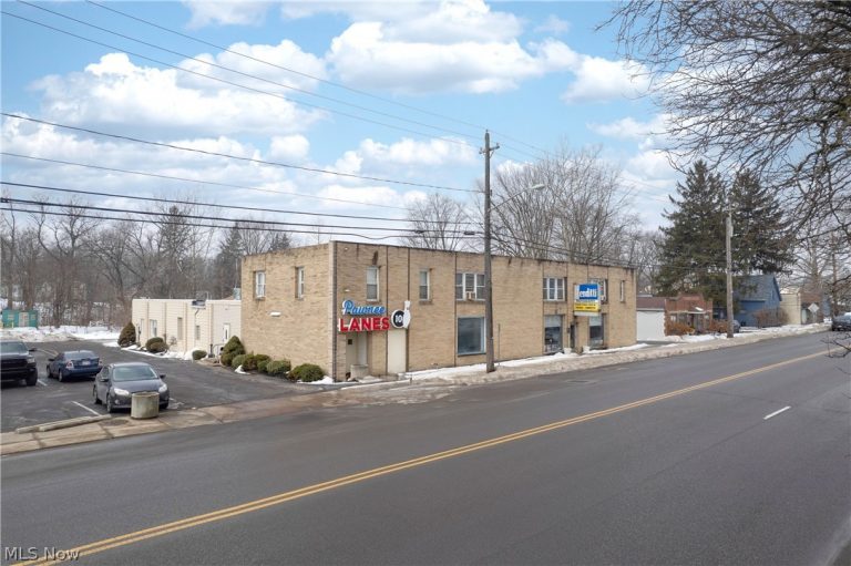 954 Broadway Avenue, Bedford, OH - Photo 2