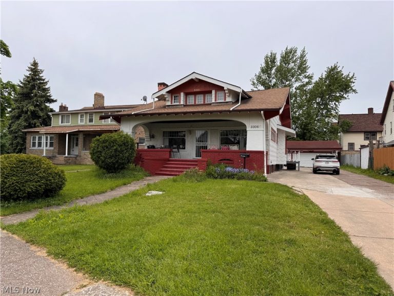 3306 West Boulevard, Cleveland, OH, 44111