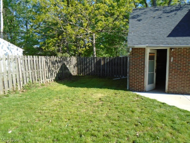 18909 Pawnee Avenue, Cleveland, OH - Photo 5