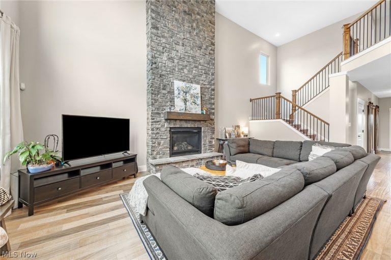 39154 Mcintosh Place, Avon, OH - Photo 4