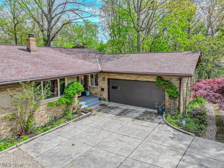 6811 Drexel Drive, Seven Hills, OH - Photo 6