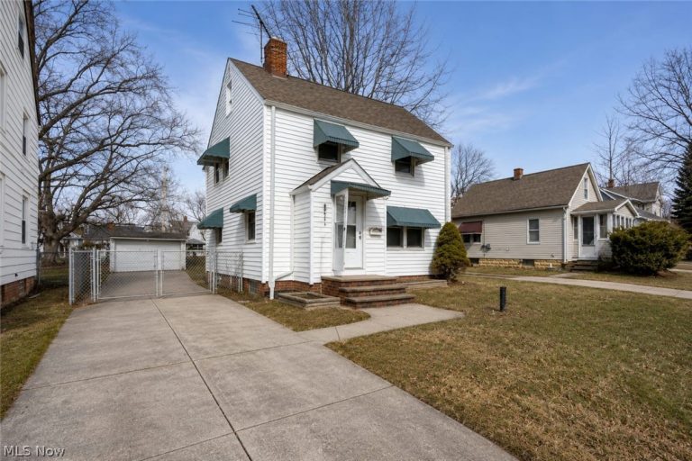 22601 Ivan Avenue, Euclid, OH - Photo 2
