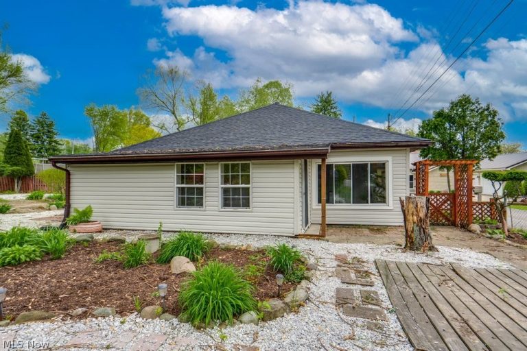 4944 Coleman Drive, New Franklin, OH - Photo 2