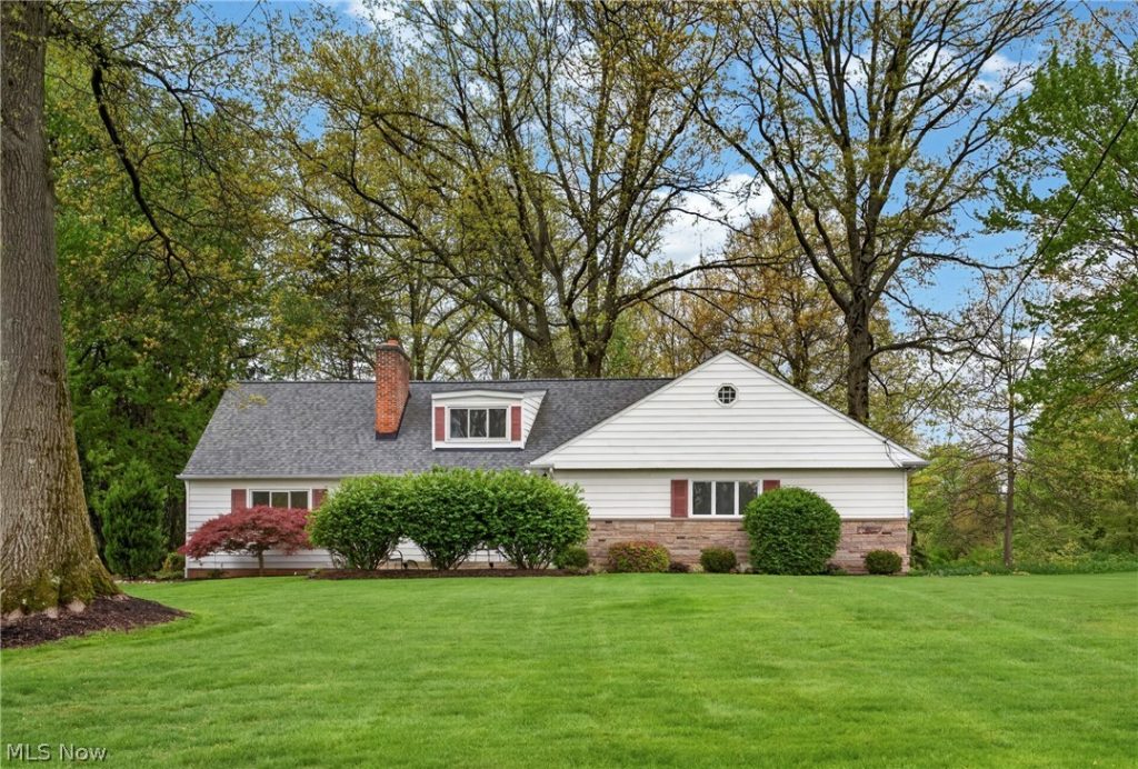 2426 Lander Road, Pepper Pike, OH