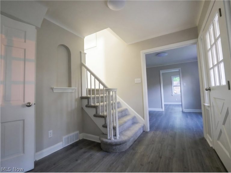 104 Brainard Drive, Boardman, OH - Photo 8