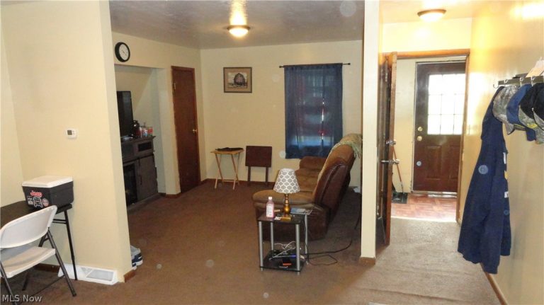 589 Church Alley Avenue ##4, Chester, WV - Photo 5