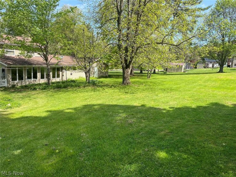 8180 Maple Street, Sherrodsville, OH - Photo 8