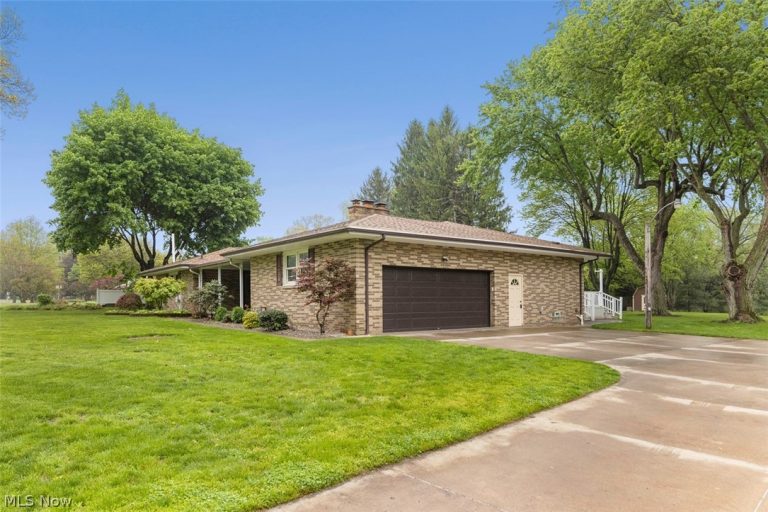 238 Pheasant Drive, Mogadore, OH - Photo 4