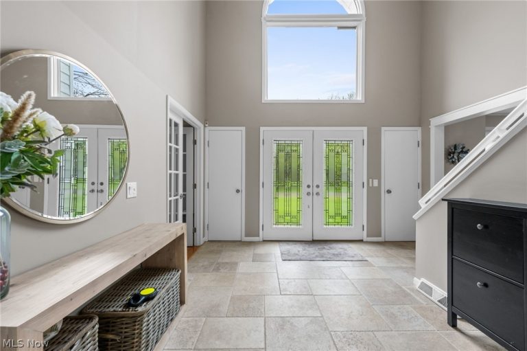 5045 Crofton Avenue, Solon, OH - Photo 4