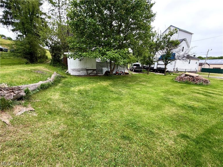 126 South Sugar St., St Clairsville, OH - Photo 4