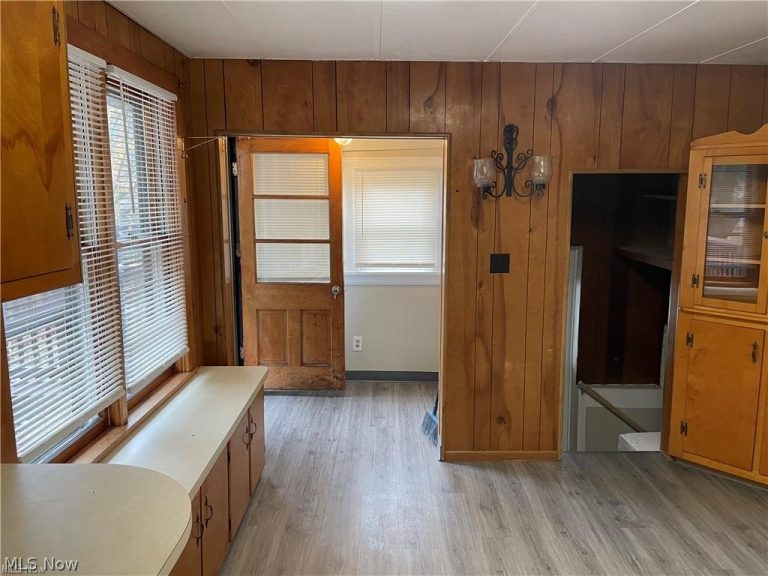 1213 Sherman Street, Akron, OH - Photo 3