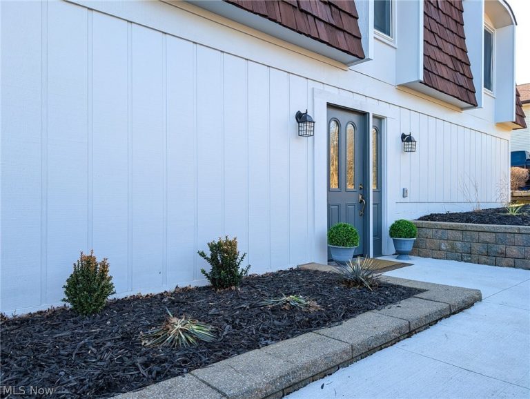 9411 Barr Road, Brecksville, OH - Photo 3