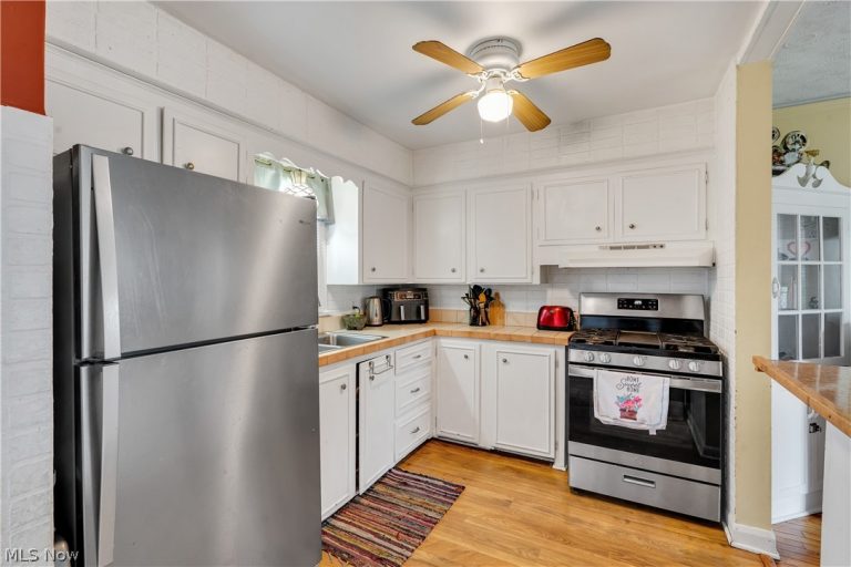 59 Clifton Drive, Boardman, OH - Photo 8