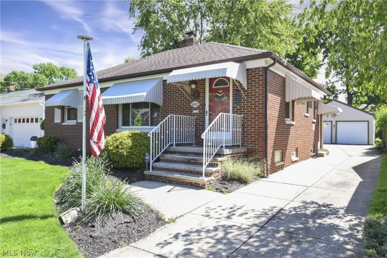 6483 Fernhurst Avenue, Parma Heights, OH - Photo 2