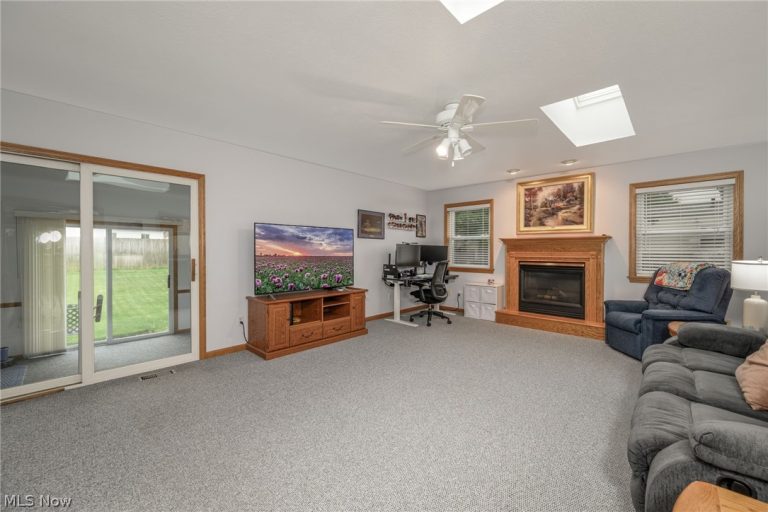 1190 Jeanie J Avenue, Akron, OH - Photo 2