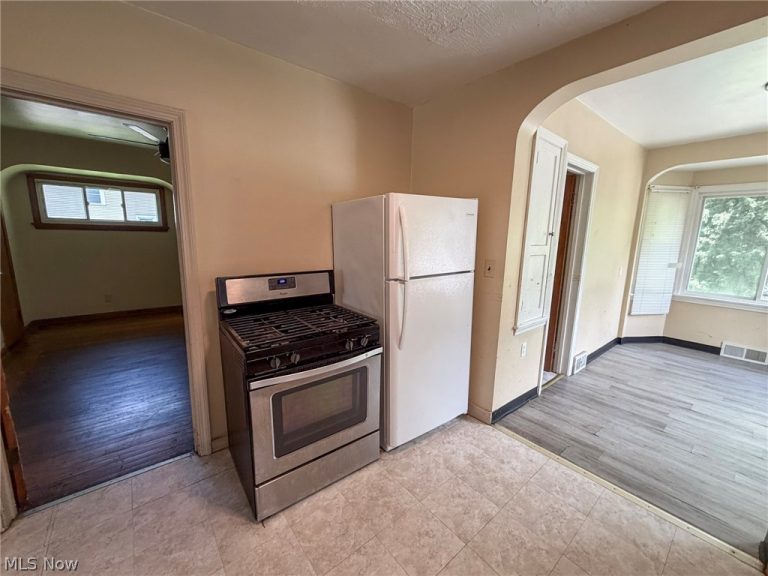 145 Lakeview Avenue, Youngstown, OH - Photo 3