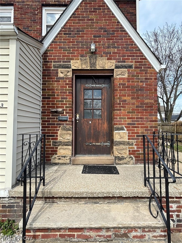 18603 Arrowhead Avenue, Cleveland, OH, 44119