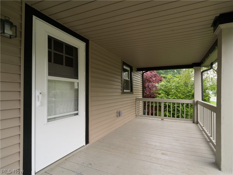 557 Washington Avenue, Barberton, OH - Photo 3