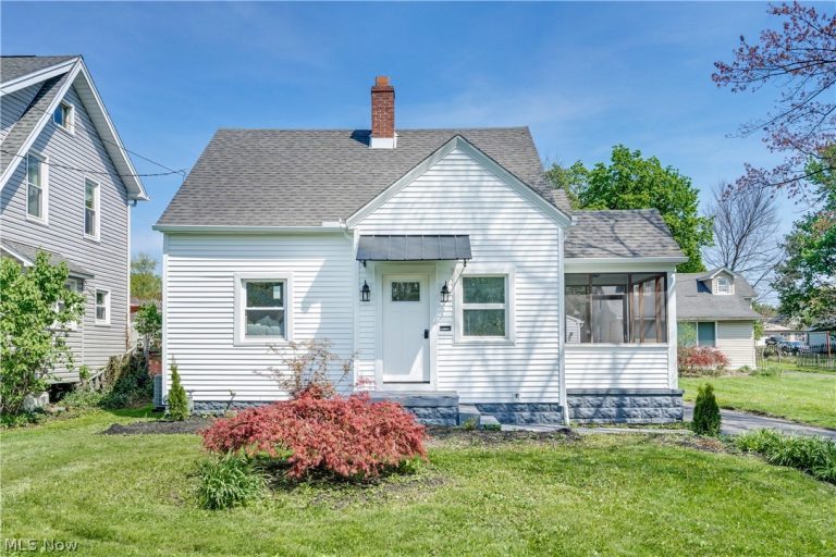 14 Massachusetts Avenue, Poland, OH, 44514