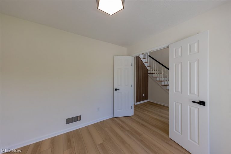 333 Danbury Lane, Richmond Heights, OH - Photo 8