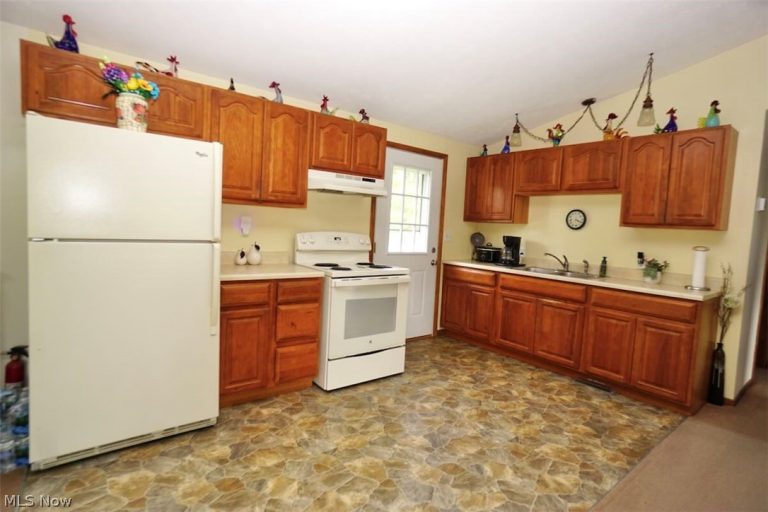 5875 Trumbull Road, Geneva, OH - Photo 6