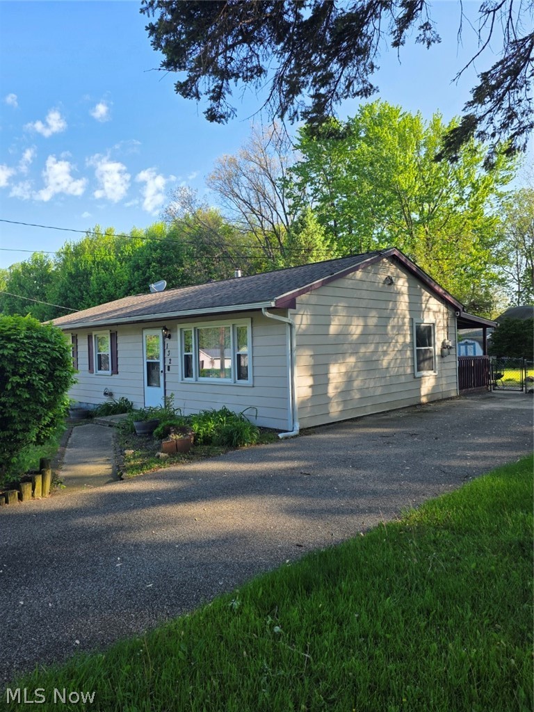 132 Hayer Drive, Painesville, OH - Photo 2