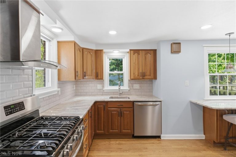 3697 Washington Boulevard, University Heights, OH - Photo 8
