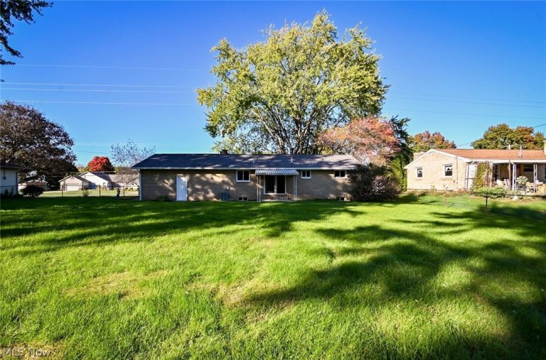 7900 Stuhldreher Street, Massillon, OH - Photo 3