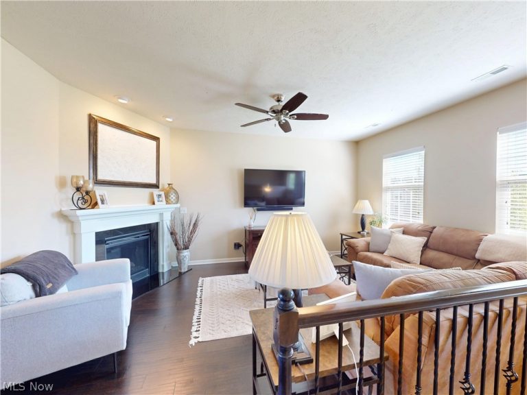 6144 Pointe Drive, Pepper Pike, OH - Photo 4