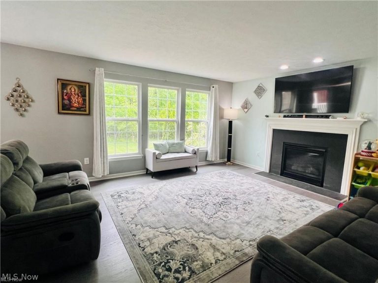 10523 Herrington Drive, Aurora, OH - Photo 8