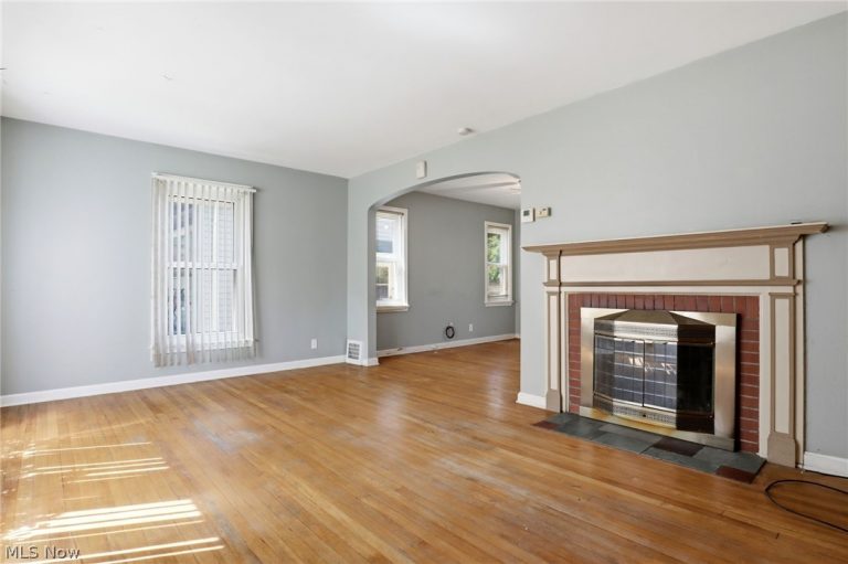 1980 Idlehurst Drive, Euclid, OH - Photo 4