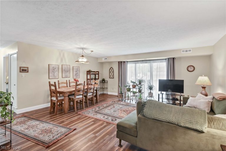 2880 Bay Drive #N10, Westlake, OH - Photo 2