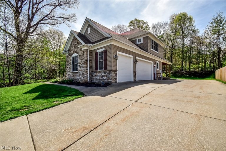 8075 Rainbow Drive, Concord Twp, OH - Photo 2