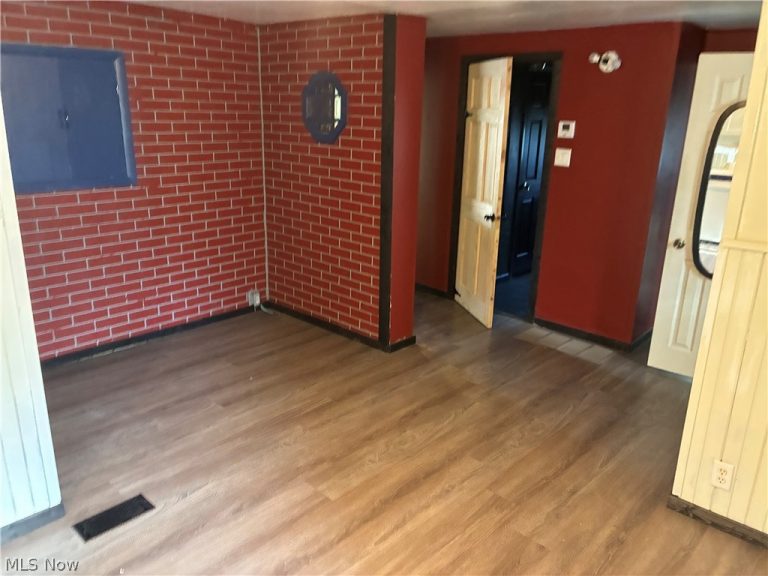 610 Orrville Street, Massillon, OH - Photo 8