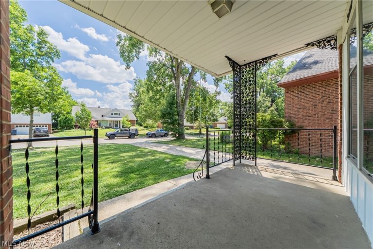 24111 Edgehill Drive, Beachwood, OH - Photo 5