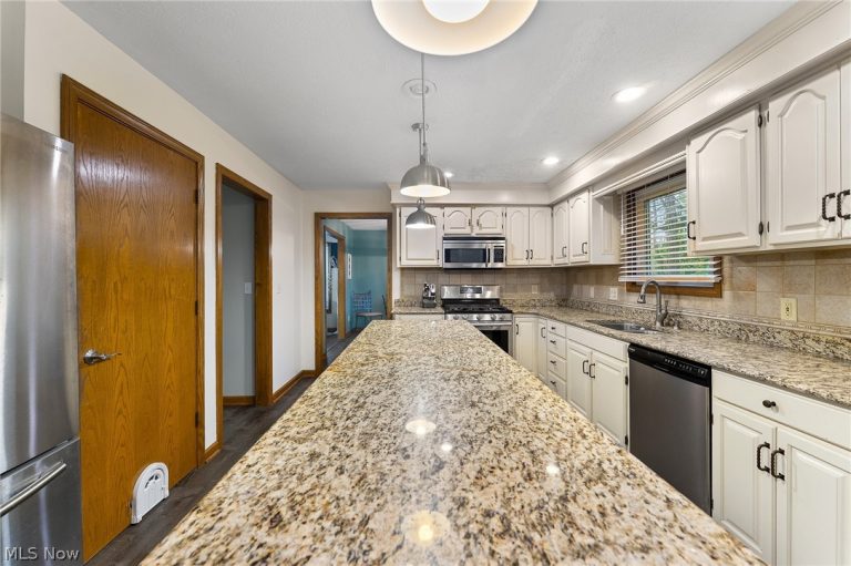 510 Stoneybrook Lane, Canfield, OH - Photo 3