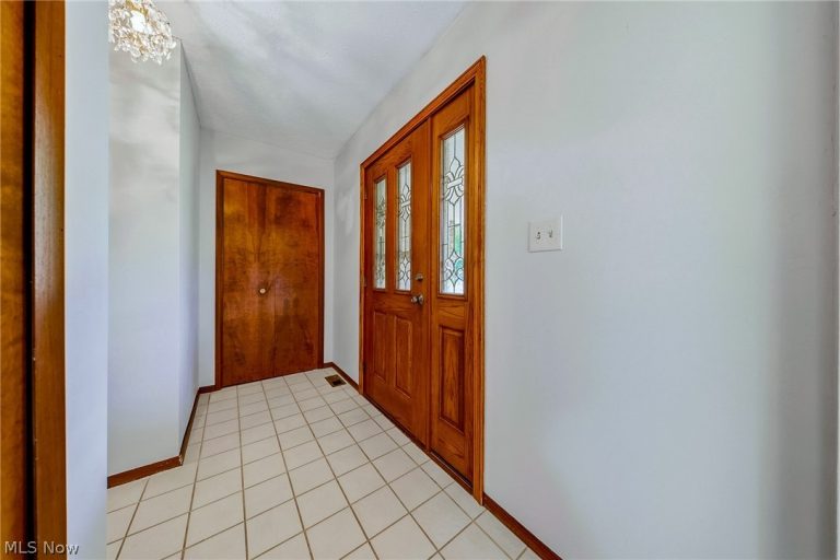 9841 Applewood Drive, North Royalton, OH - Photo 4