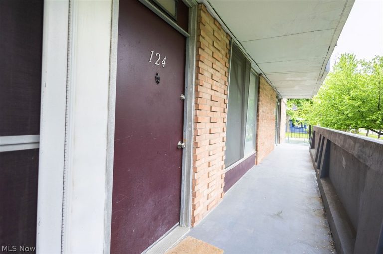 2331 Market Street #124, Akron, OH, 44312