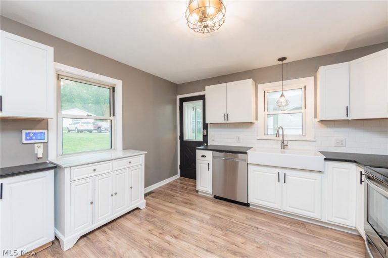 245 Westview Avenue, Wadsworth, OH - Photo 4