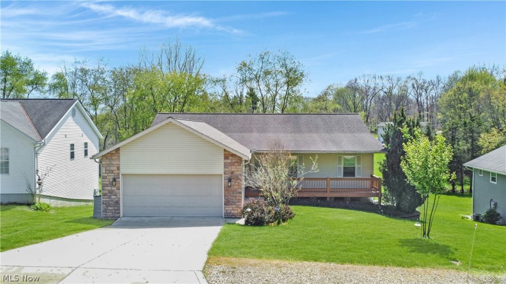 151 Heatherwood Drive, Howard, OH