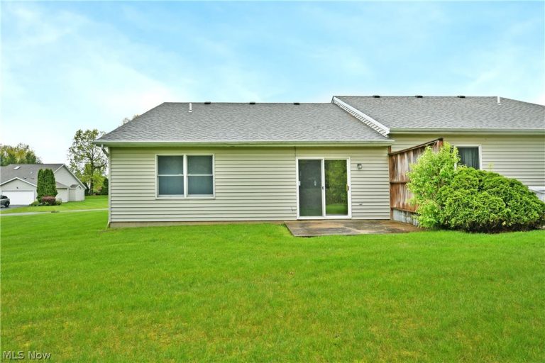 553 Wilcox Road #B, Austintown, OH - Photo 5