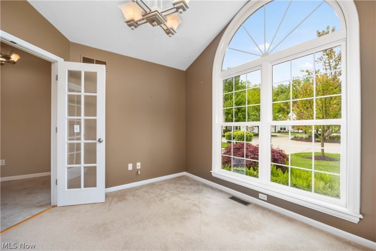 407 Clearbrook Drive, Avon Lake, OH - Photo 6