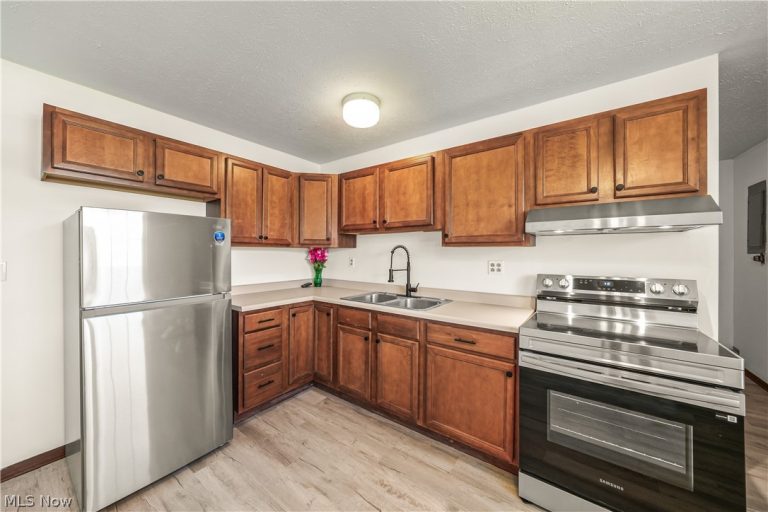 259 Nauman Street, Bucyrus, OH - Photo 2